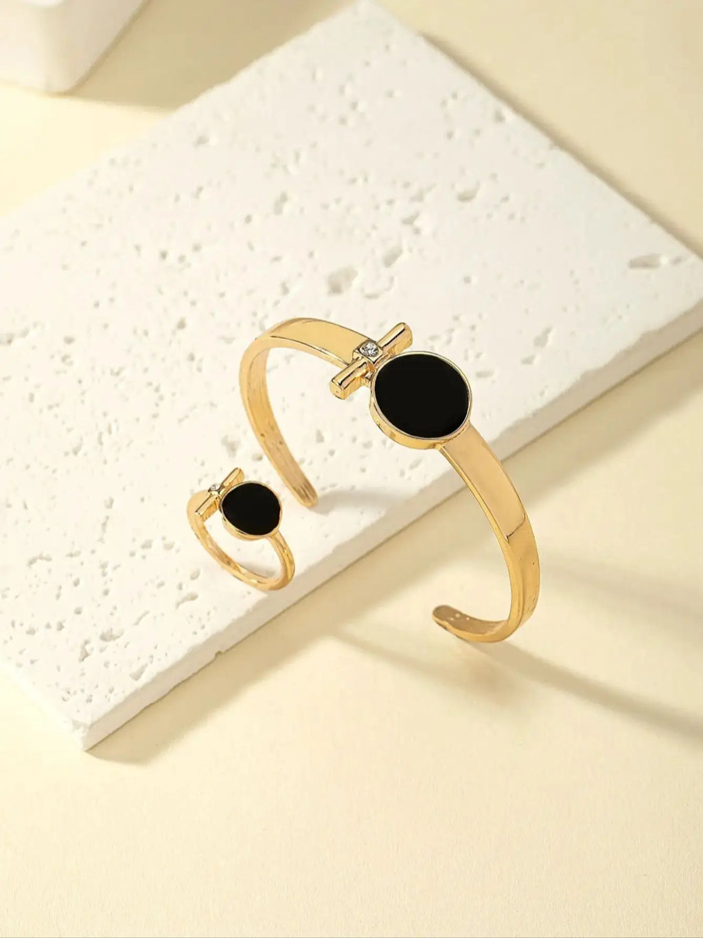 Premium Imported Fashionable Luxury Bracelet & Ring Set